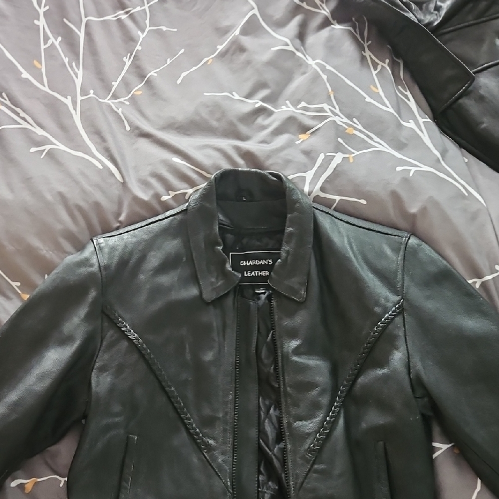 Chic Black Leather Jacket for Women